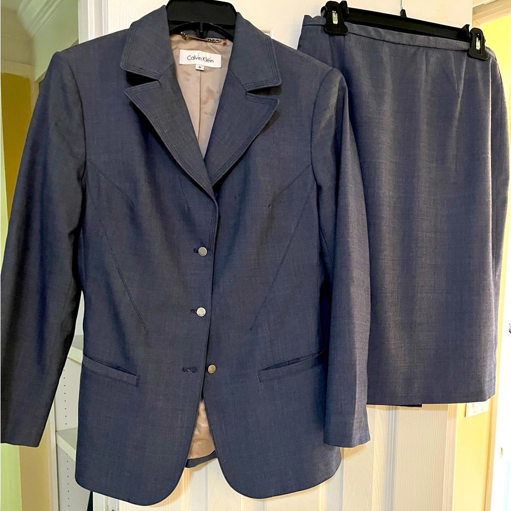Beautiful Calvin Klein Fully Lined Suit!